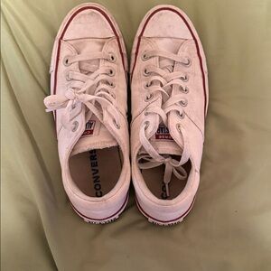 Converse Canvas Low-Tops in Cream with Red Trim